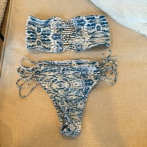 Mikoh bikini. XS top. Large bottoms. Stretchy. Fits like a small for both.